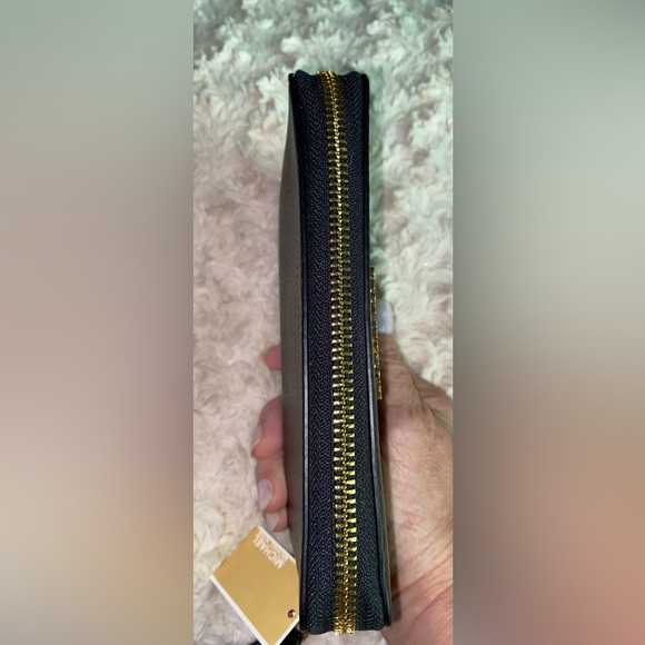 SALE! Michael Kors Large Jet Set Travel Phone Wristlet NEW WITH TAGS - Picture 7 of 16